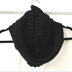 H&M Black Chunky Knit Circle Scarf - O/S